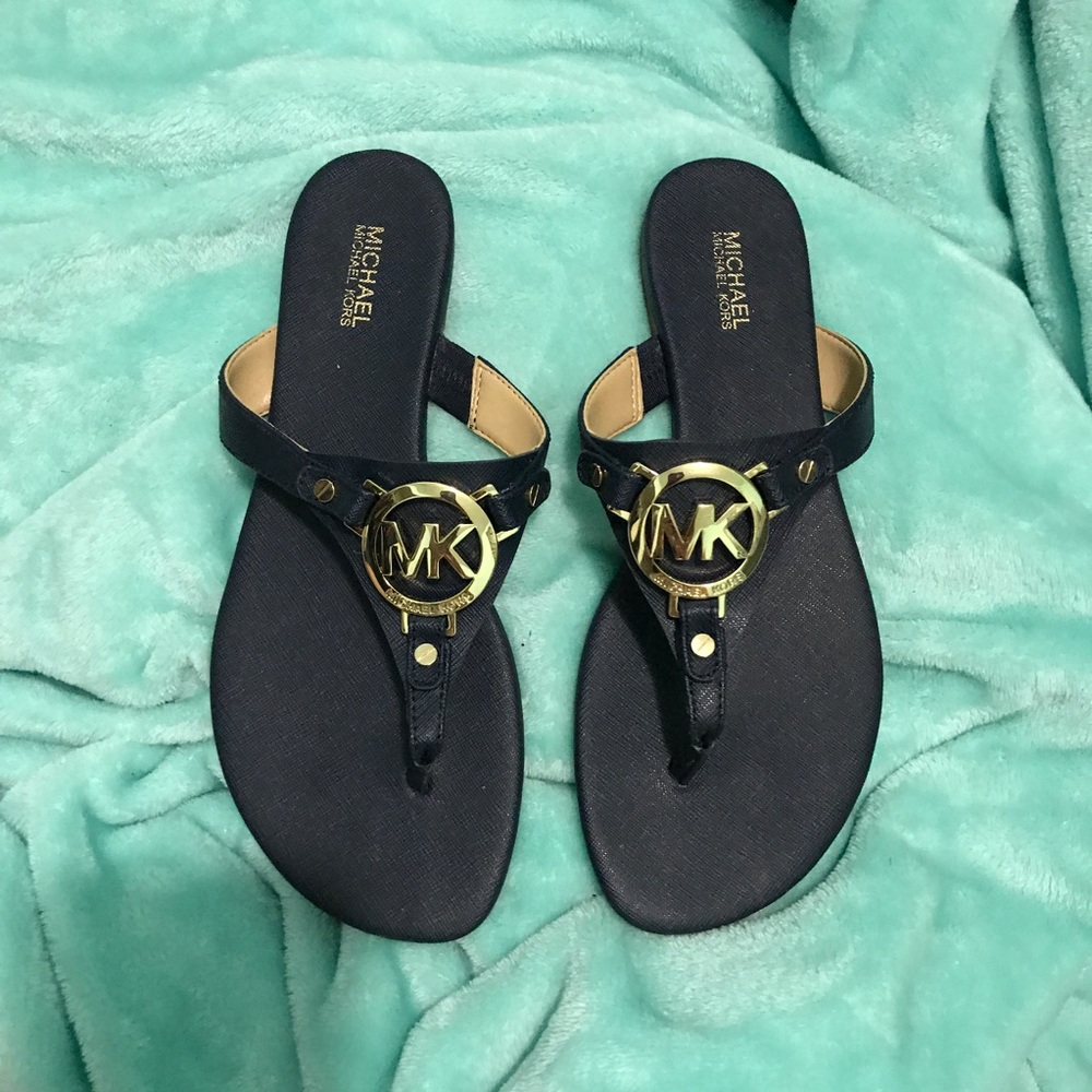 michael kors flip flops