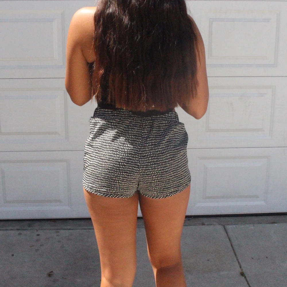 Shorts - Picture 2 of 3