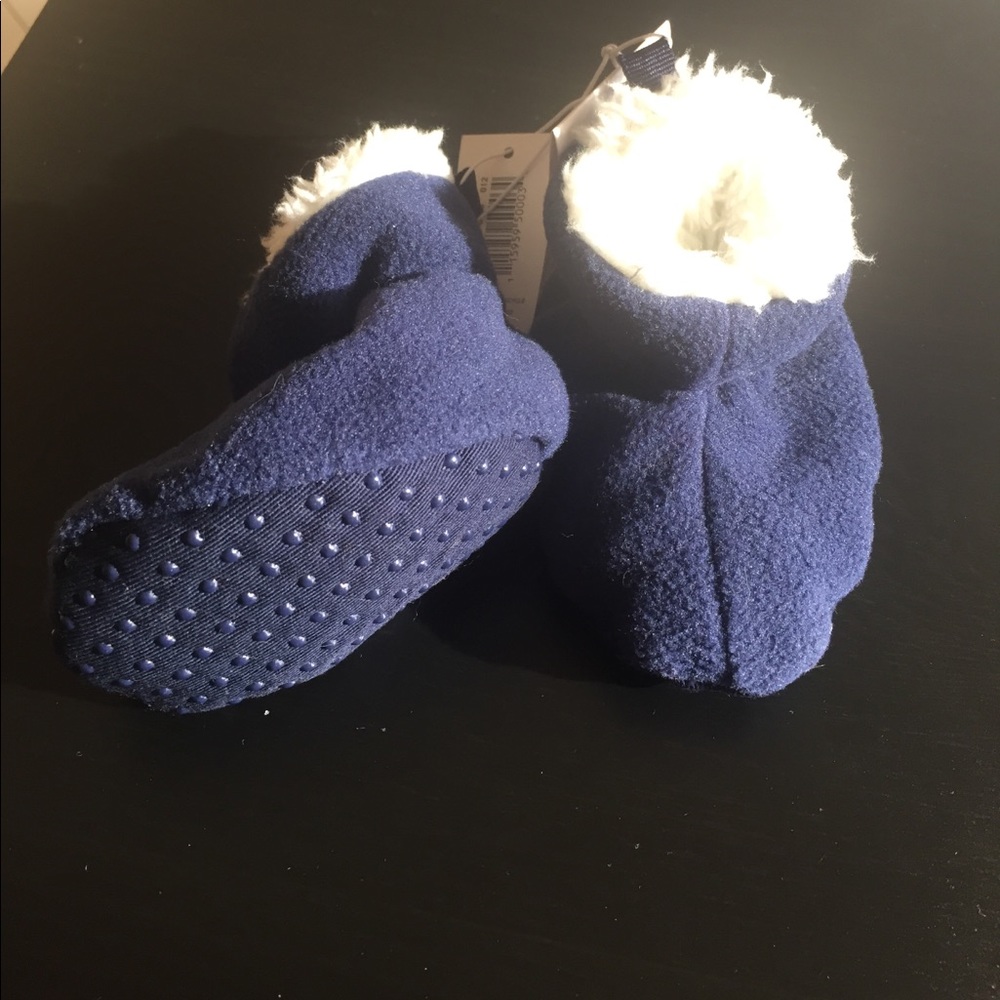 NWT Cozy slippers