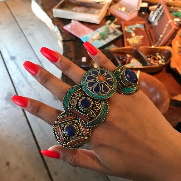 Tibetan large rings - Picture 2 of 3