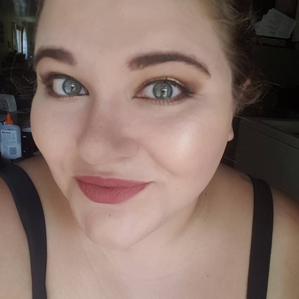 Meet your Posher, Lyndsie