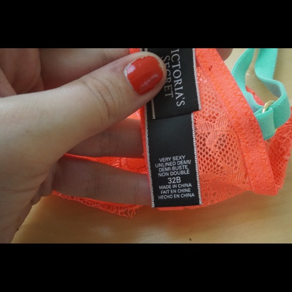 Orange Victoria secret bra - Picture 2 of 4