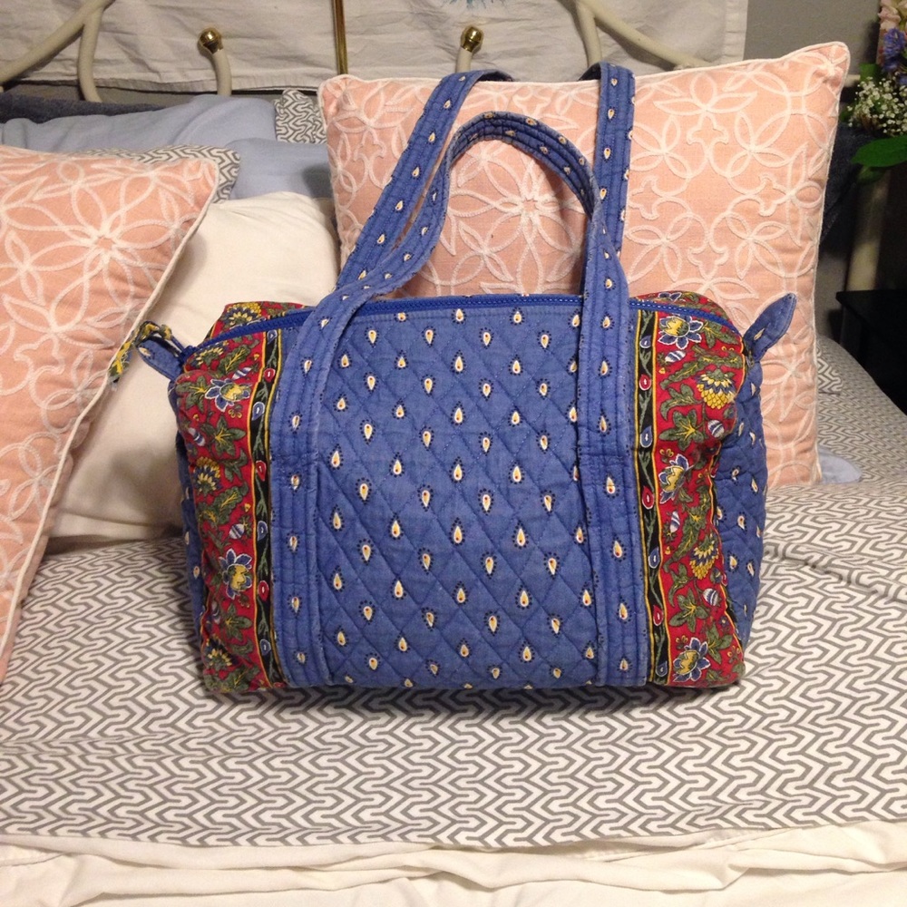 GORGEOUS VERA BRADLEY BAG!