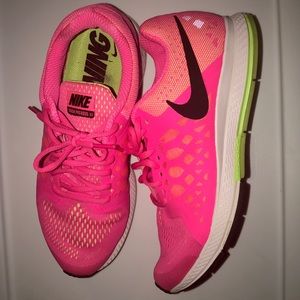 Nike Zoom Pegasus Pink & Green 8.5 Shoe