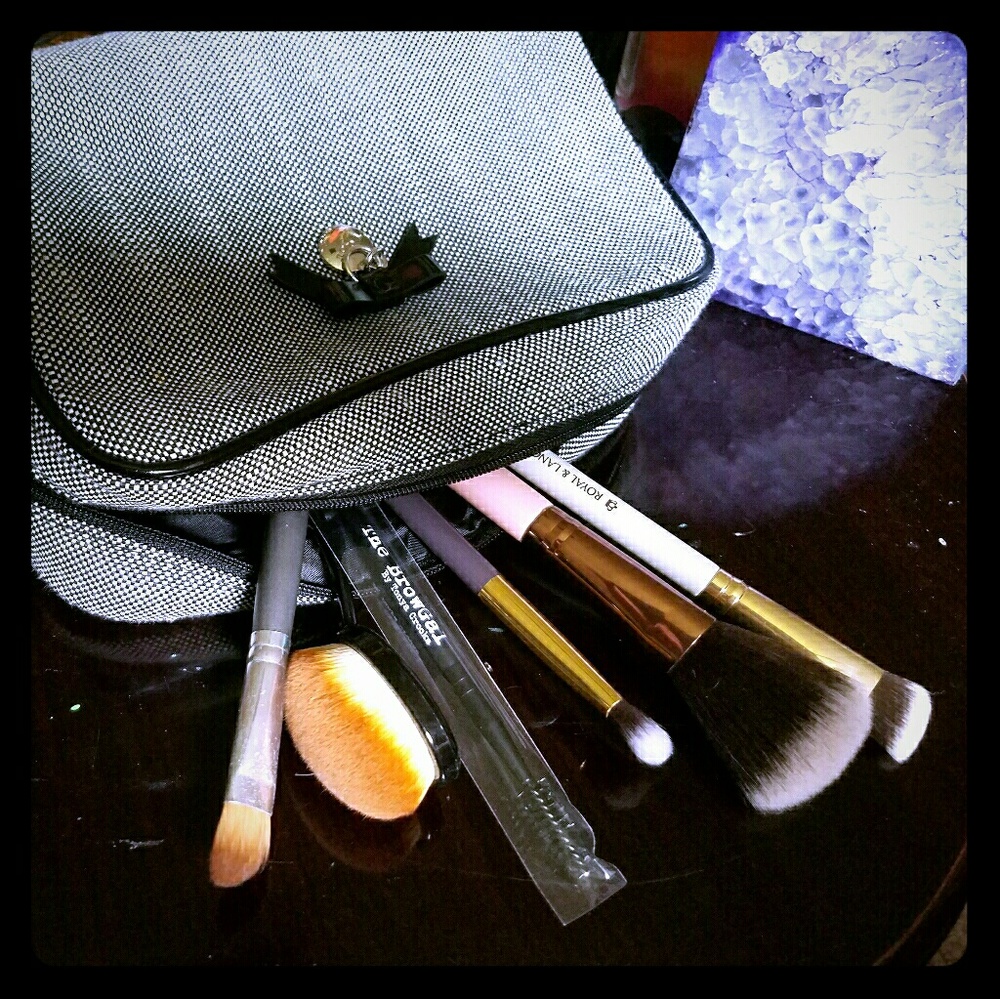 Assorted makeup brush set with bag!