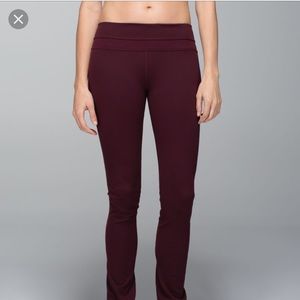 Lululemon skinny groove in diamond dot Bordeaux