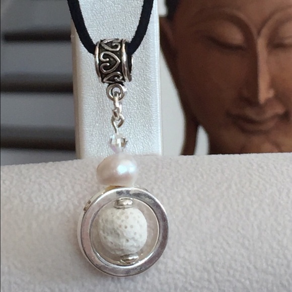 Suede Diffuser Necklace - Picture 2 of 7