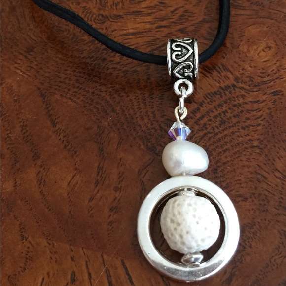 Suede Diffuser Necklace - Picture 3 of 7