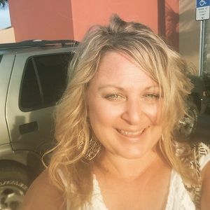 Meet your Posher, Christy