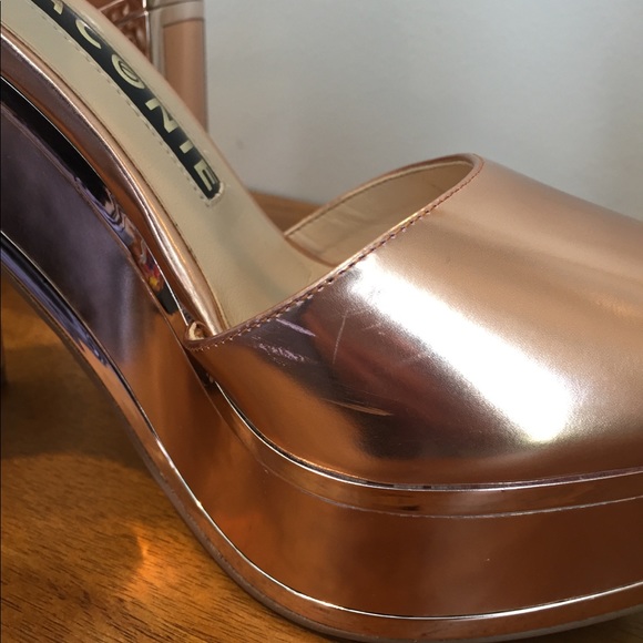 Nasty Gal x Kat Maconie Cherry - Picture 5 of 8