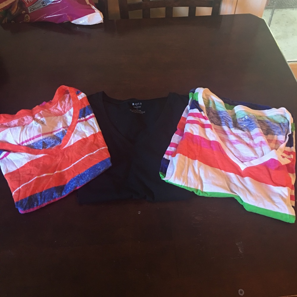 Lot of 3 short sleeve tees
