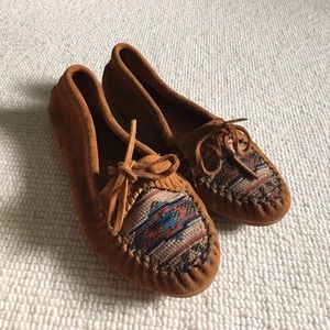 Embroidered Minnetonka Moccasins