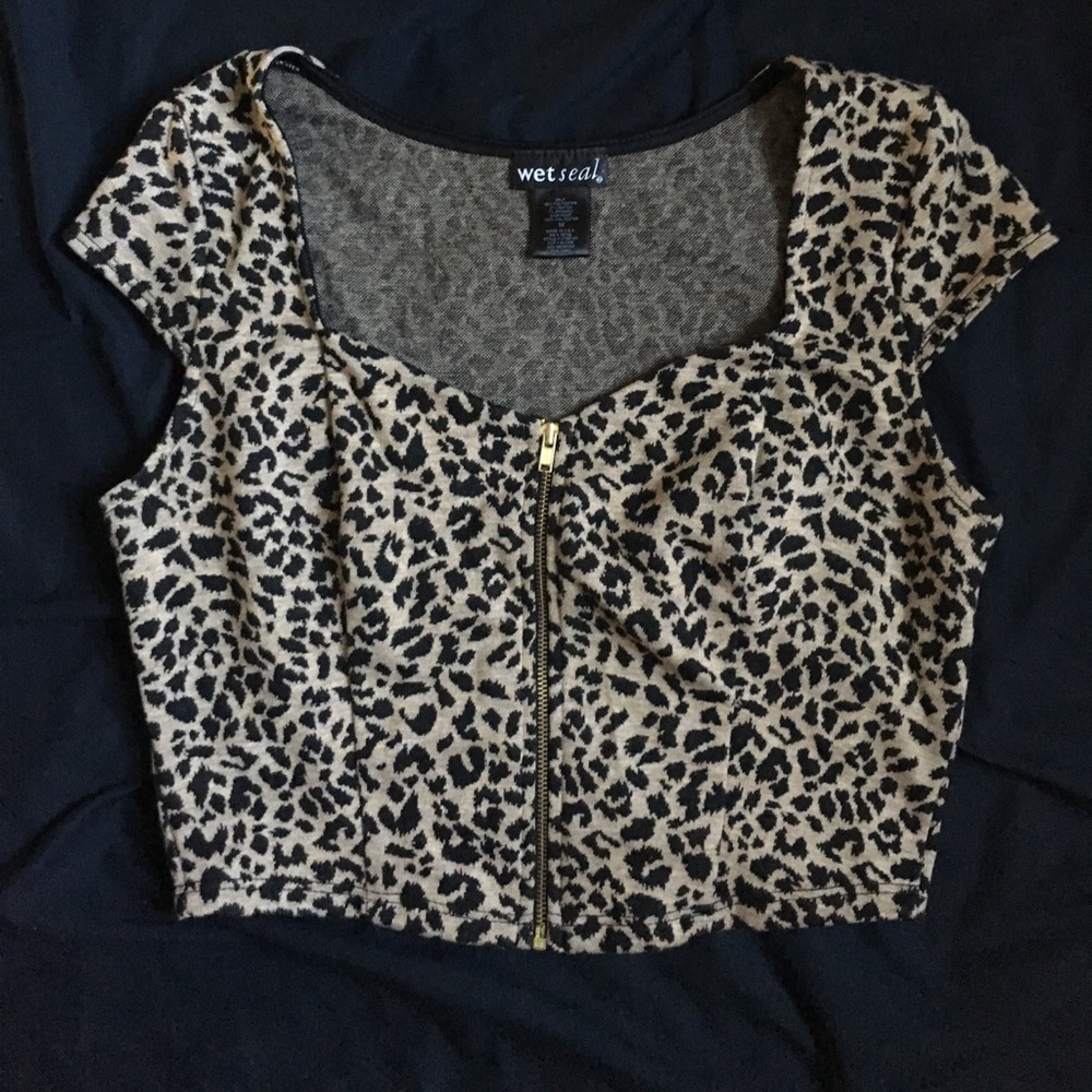 Zip up cheetah crop top