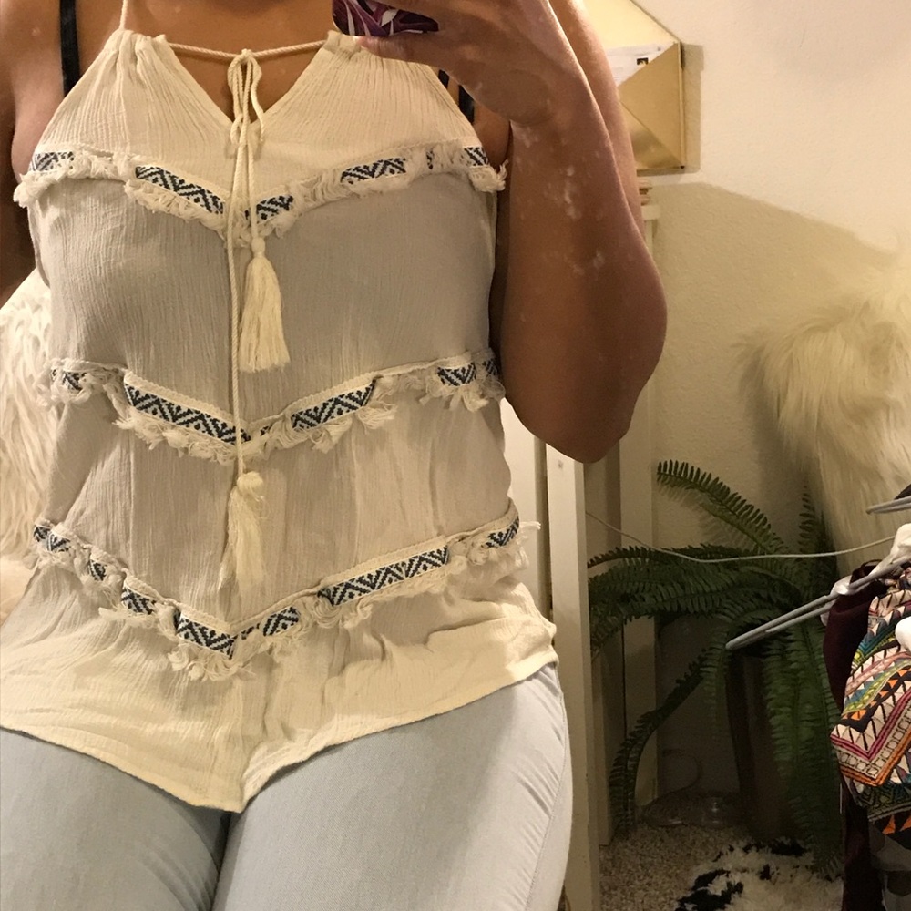 🌻 Embroidered Tank Top