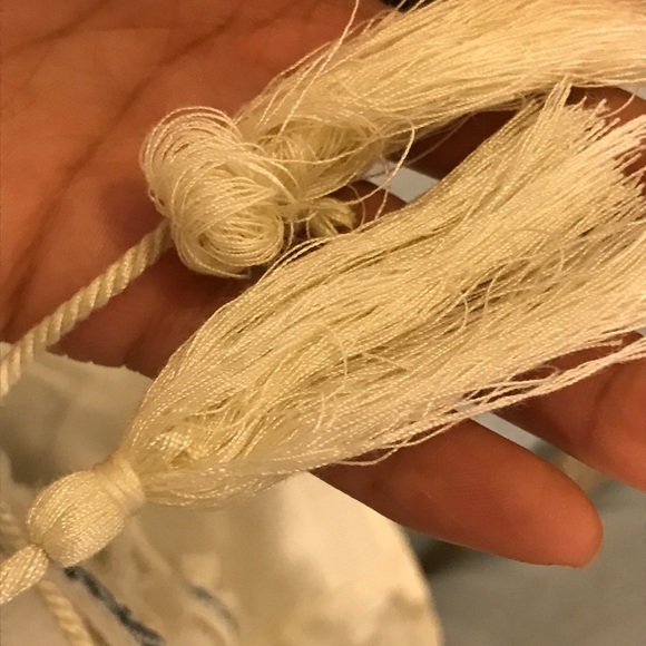 🌻 Embroidered Tank Top - Picture 3 of 8