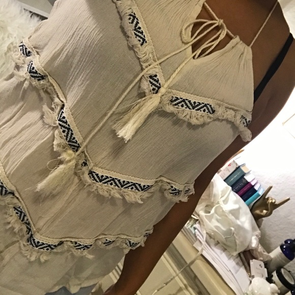 🌻 Embroidered Tank Top - Picture 7 of 8