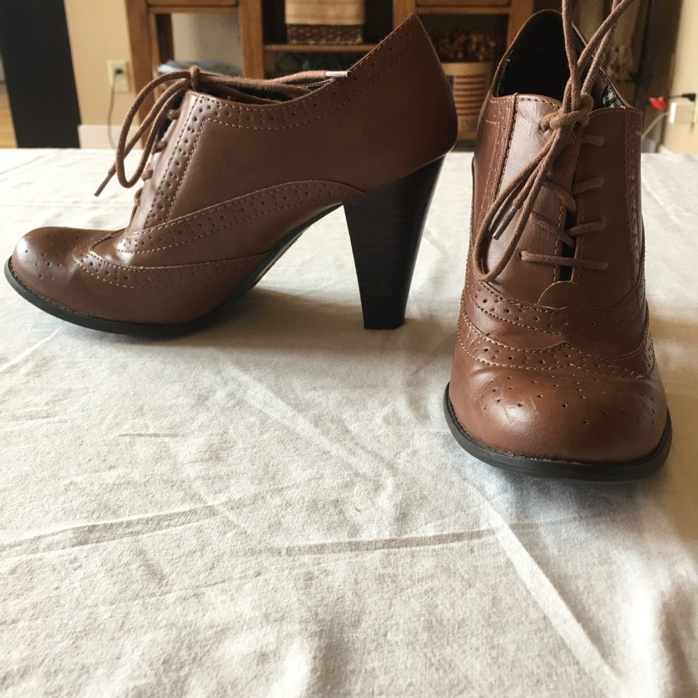 American eagle heels