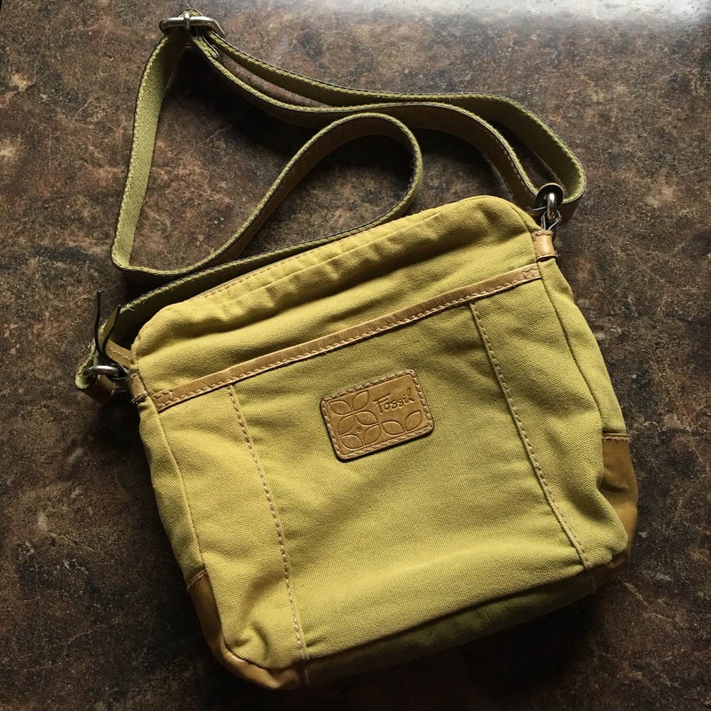 💥 Last Chance! 💥 Green Fossil Crossbody