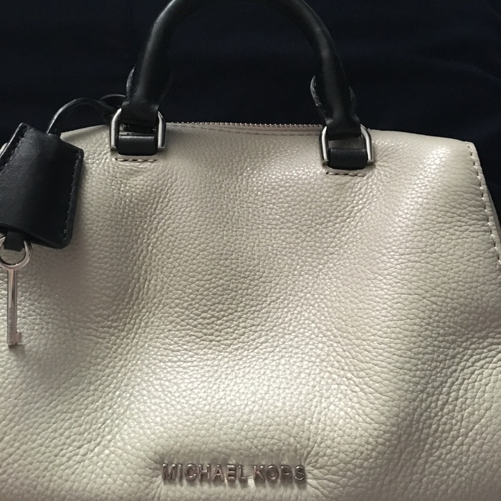 Brand new Michael Kors purse never used