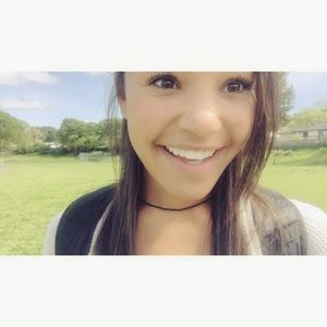 Meet your Posher, Destanee