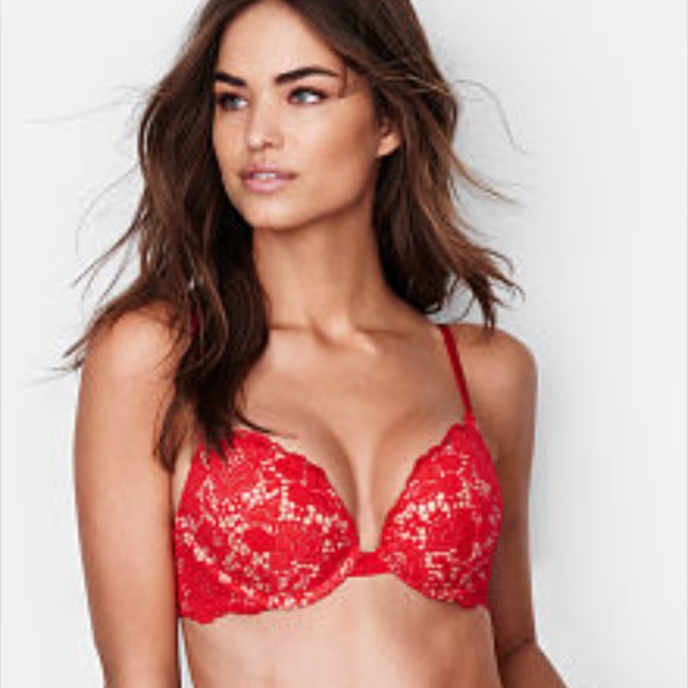 NWOT VS Red very sexy push-up pigeonnant