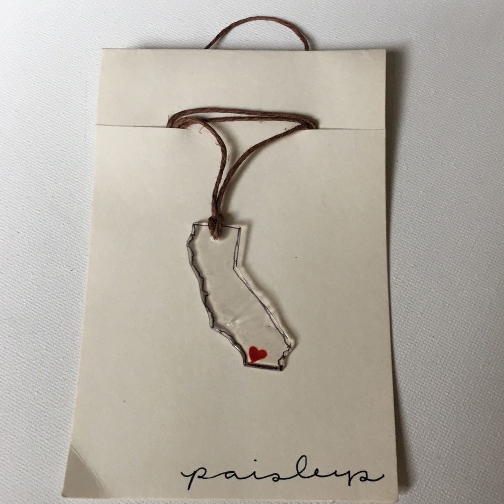 an adorable california state necklace