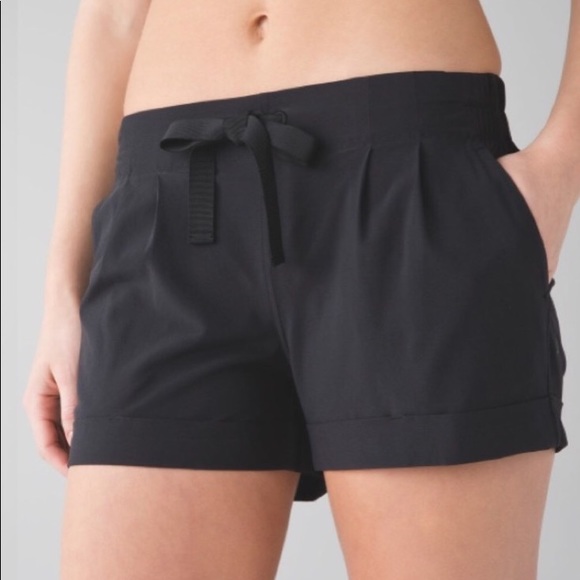 lululemon athletica Pants - Lululemon breakaway ll black nylon tie shorts 10