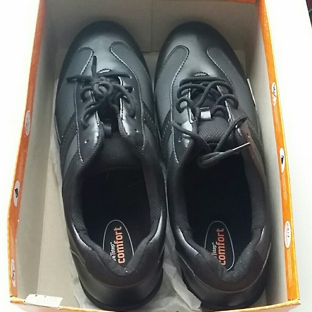 Black work shoe