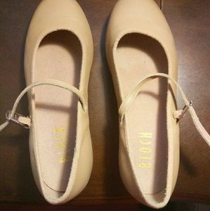 Bloch tan tap shoes size 6.5 girls