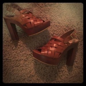 Gorgeous Vince Camuto Sandals! NWOT!