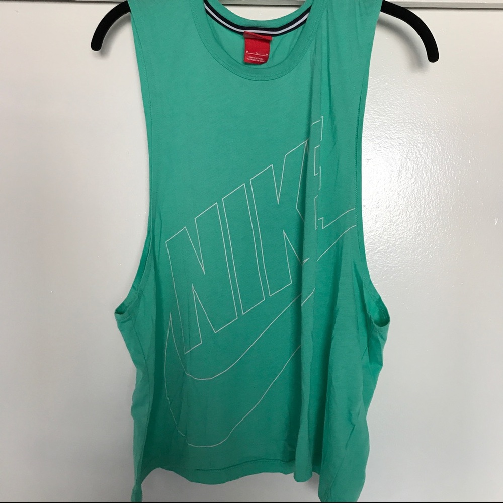 M Nike Workout/Running Shirt 👟💪🏼