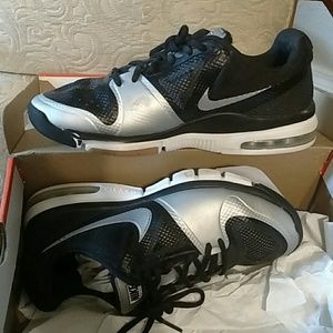 nike volleyball shoes size 9.5