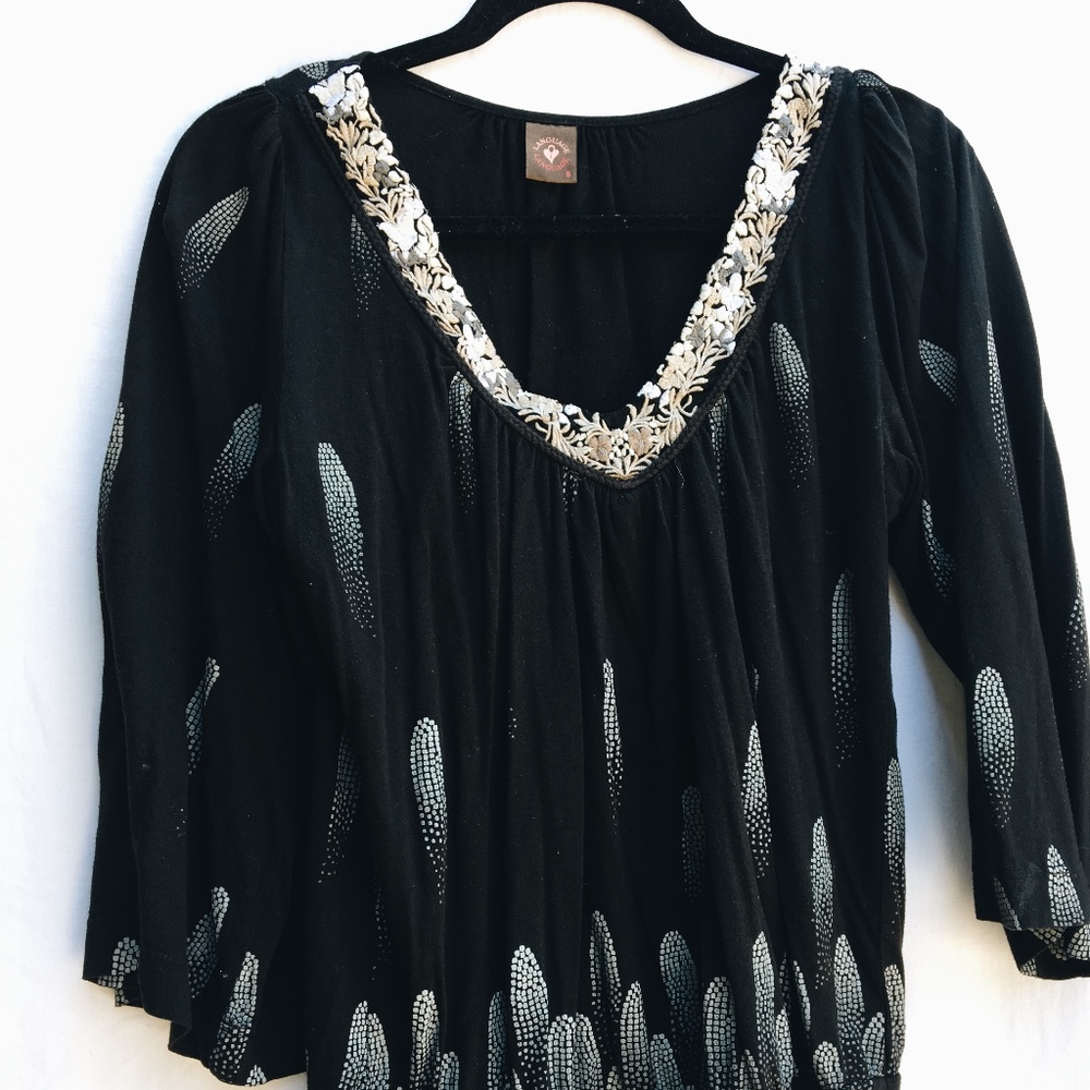 ANTHROPOLOGIE patterned t-shirt