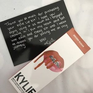 Kylie lipstick in brown sugar