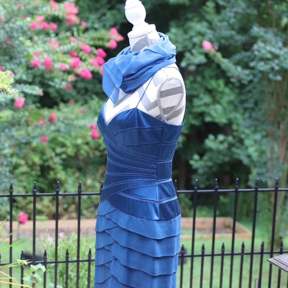 100% silk Chetta B cocktail dress wth scarf/throw