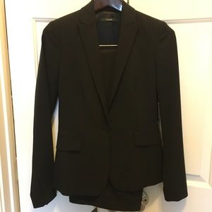 Women's Suit - Tahari