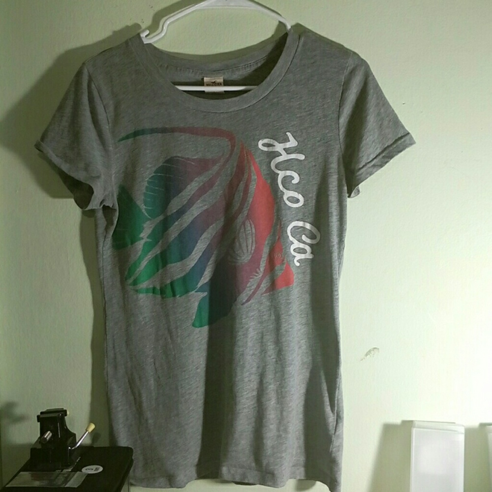 Hollister angel fish tee
