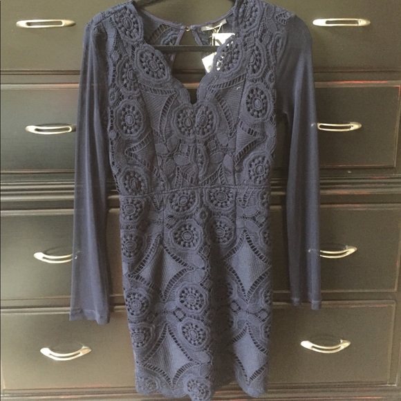 LACE BODYCON DRESS - Picture 2 of 8