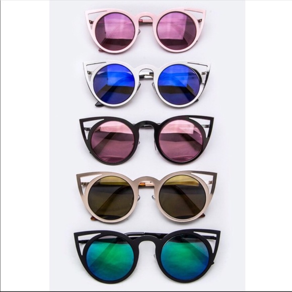 Accessories - 😎 Mirrored sunnies