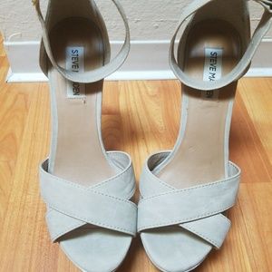 Steve Madden Womens Xenon Ankle Strap Wedge Sandal