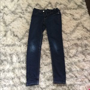 I am selling super skinny jeans.