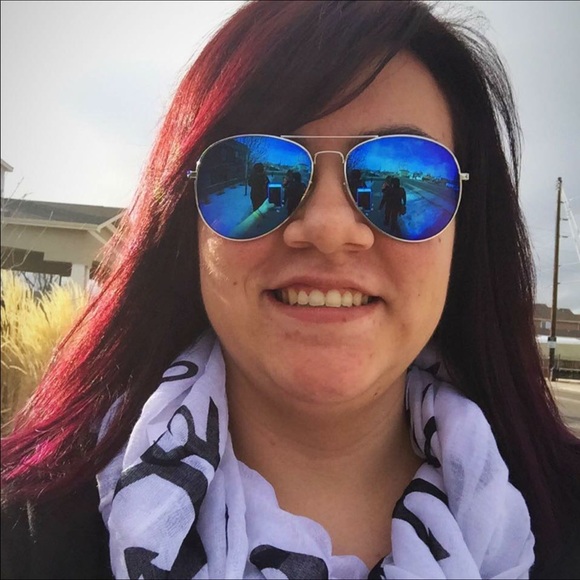 Meet your Posher, Kaileigh - Picture 1 of 1