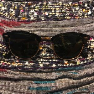 Fake ray ban like sunglasses