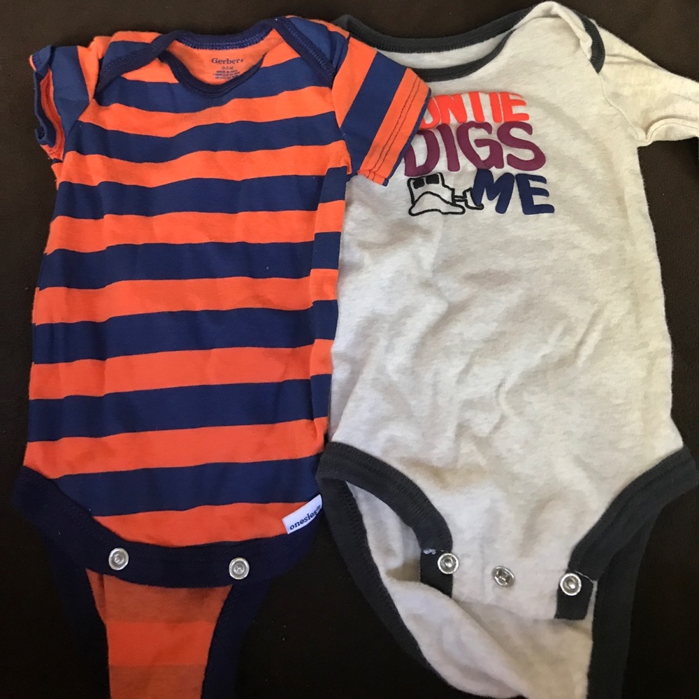 2 0-3 month onesies