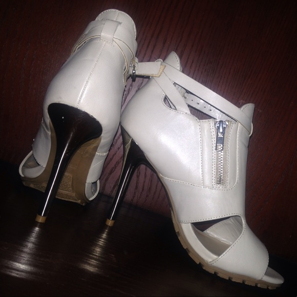 High heels - Picture 3 of 4