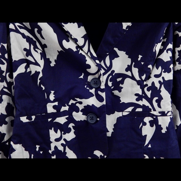 OLD NAVY Cropped Two Button Jacket  M - Picture 4 of 7