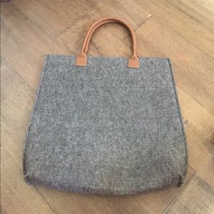 Dark grey felt tote bag