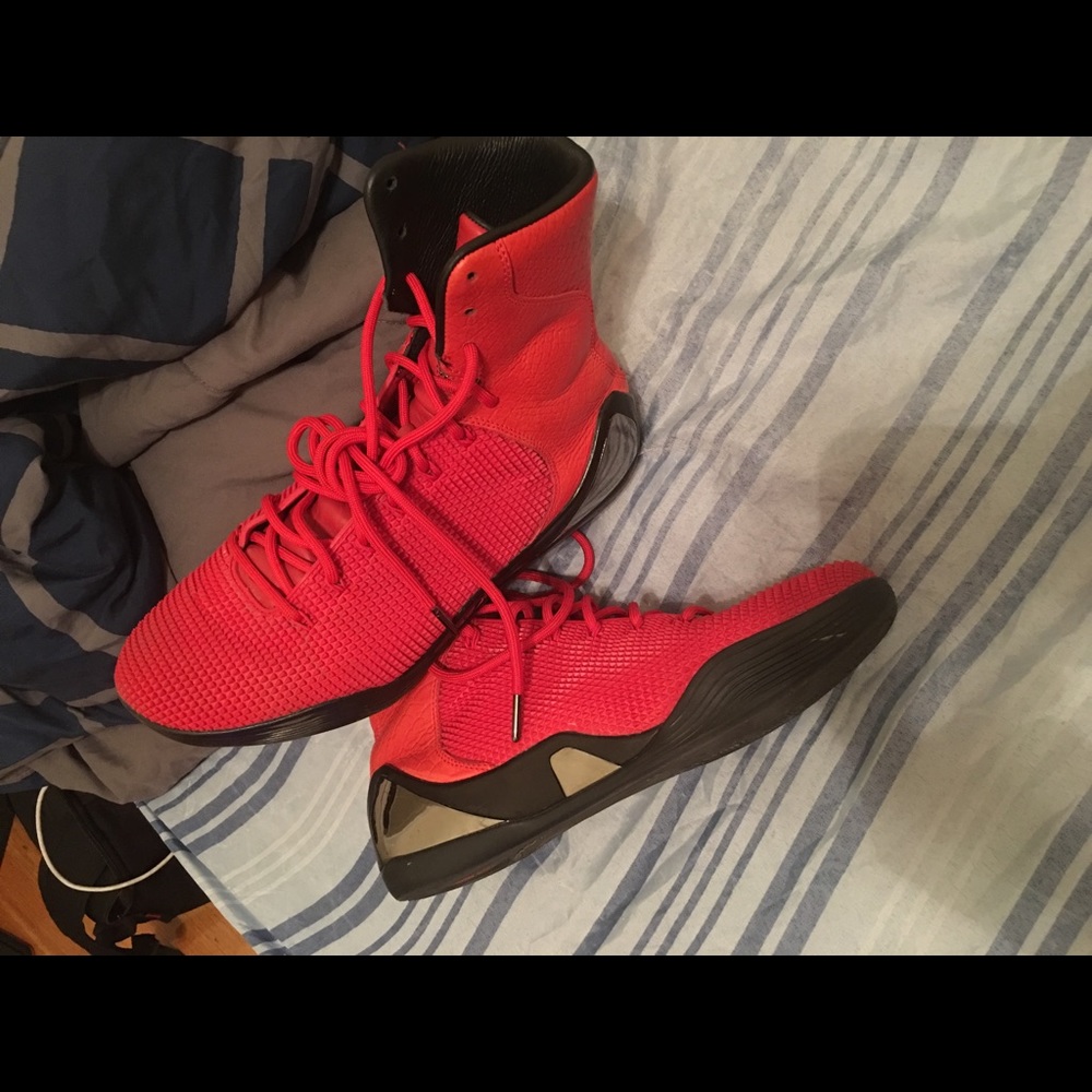 Kobe Red October limited edition