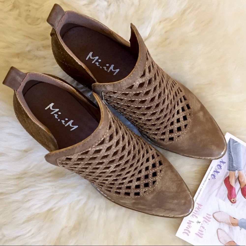 Last One- Size 6.5 Mi.iM Light Brown Ankle Booties - Picture 3 of 7