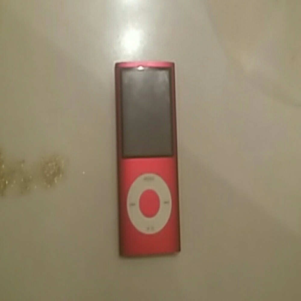 8gb IPod in red